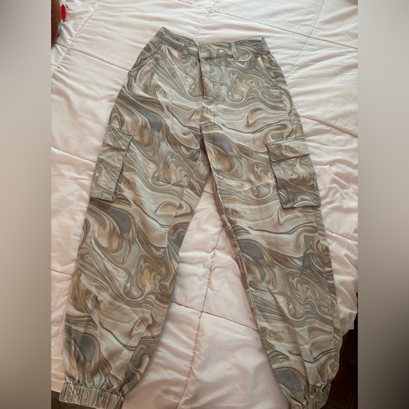 Forever 21 cargo pants size medium - Picture 1 of 5